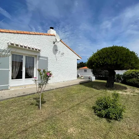 Holiday home Les Bussoleries
